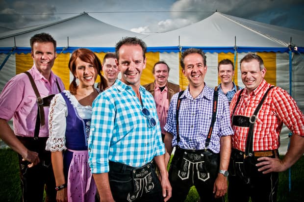 Persfoto van Woenderbaar Duitse feestband bij OktoberfeestArtiesten.nl