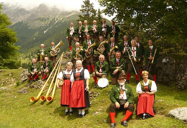 Persfoto van Die Edelweiskapelle blaaskapel bij OktoberfeestArtiesten.nl