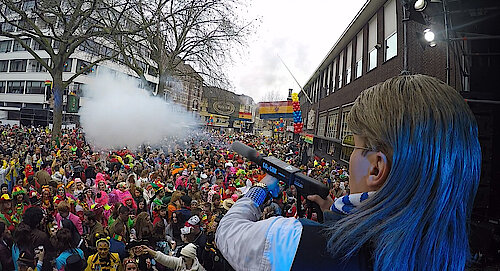 Carnavalsartiesten zoals DJ Otto Wunderbar boek je bij Oktoberfeestartiesten.nl