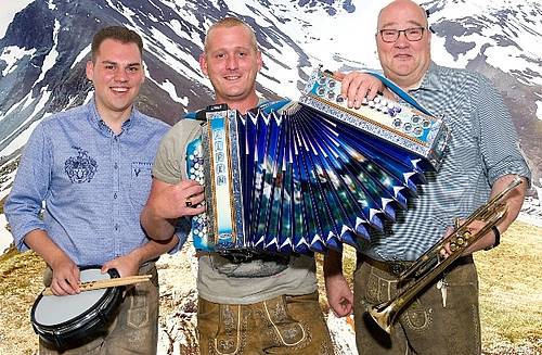 Persfoto Alm Power, boeken bij OktoberfeestArtiesten.nl