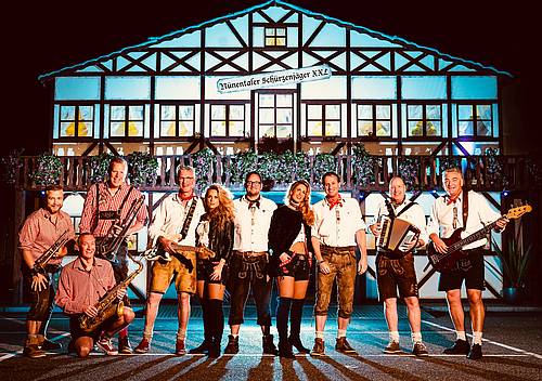 Nieuwe persfoto van de Nunentaler Xl, oktoberfest band bij Oktoberfeestartiesten.nl