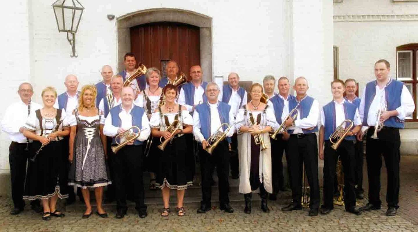 Breethaler boeken bij OktoberfeestArtiesten.nl Persfoto van de Breethaler blaaskapel bij OktoberfeestArtiesten.nl