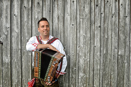 Persfoto van Ruud Appelhof, accordeonist bij Oktoberfeestartiesten.nl