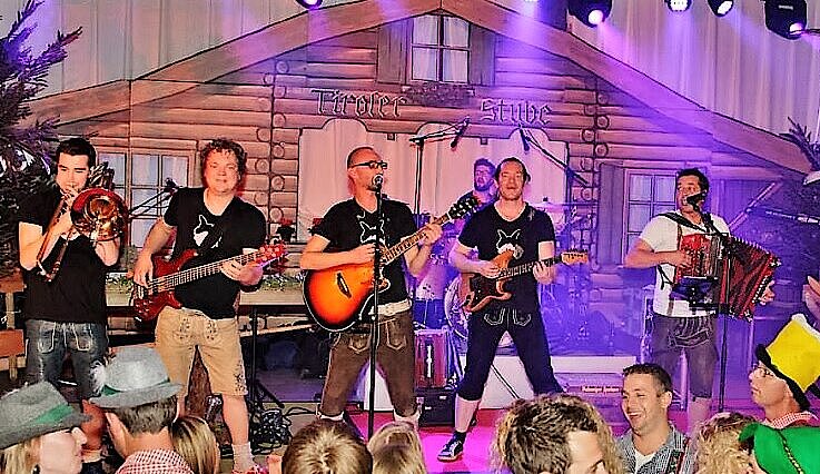 foto van live optreden Palemiger Spatzen, band bij oktoberfeestartiesten.nl