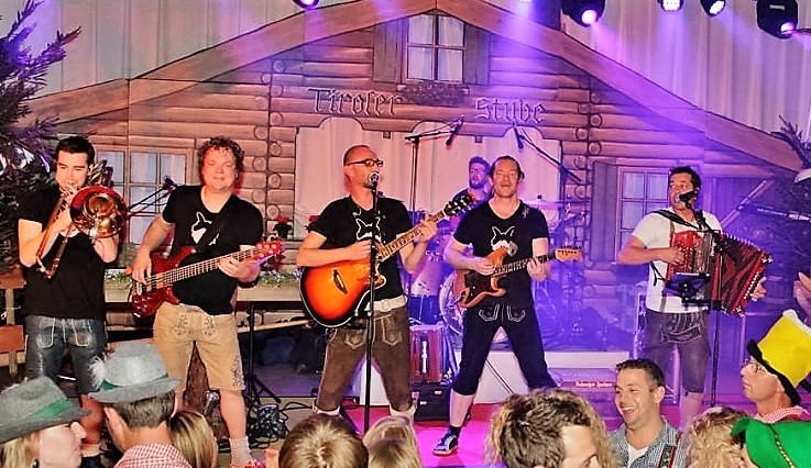 foto van live optreden Palemiger Spatzen, band bij oktoberfeestartiesten.nl