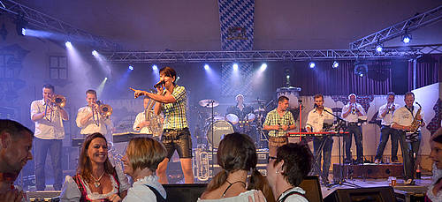 Persfoto van De Rosentaler band bij OktoberfeestArtiesten.nl