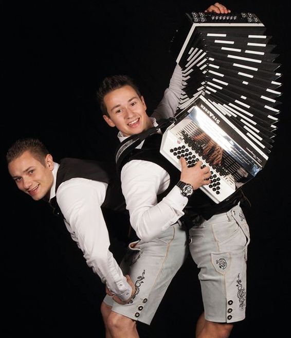Die Power Buam boeken bij OktoberfeestArtiesten.nl foto van Power Buam, duo bij Oktoberfeestartiesten.nl