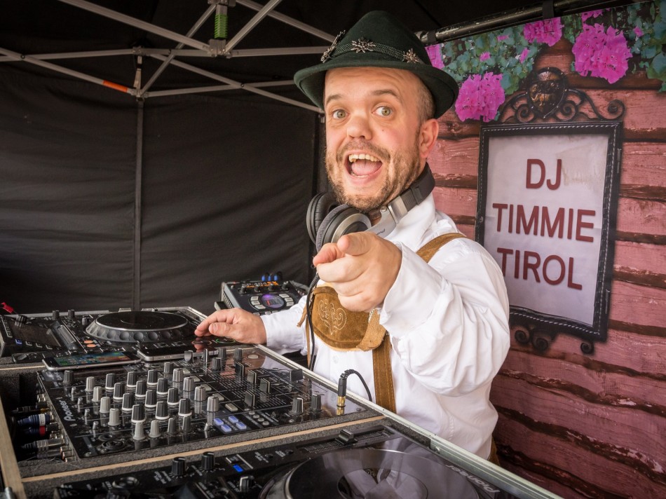 DJ Timmie Tirol boeken bij Oktoberfeestartiesten.nl Foto van Timmie Tirol, Oktoberfest DJ bij Oktoberfeestartiesten.nl