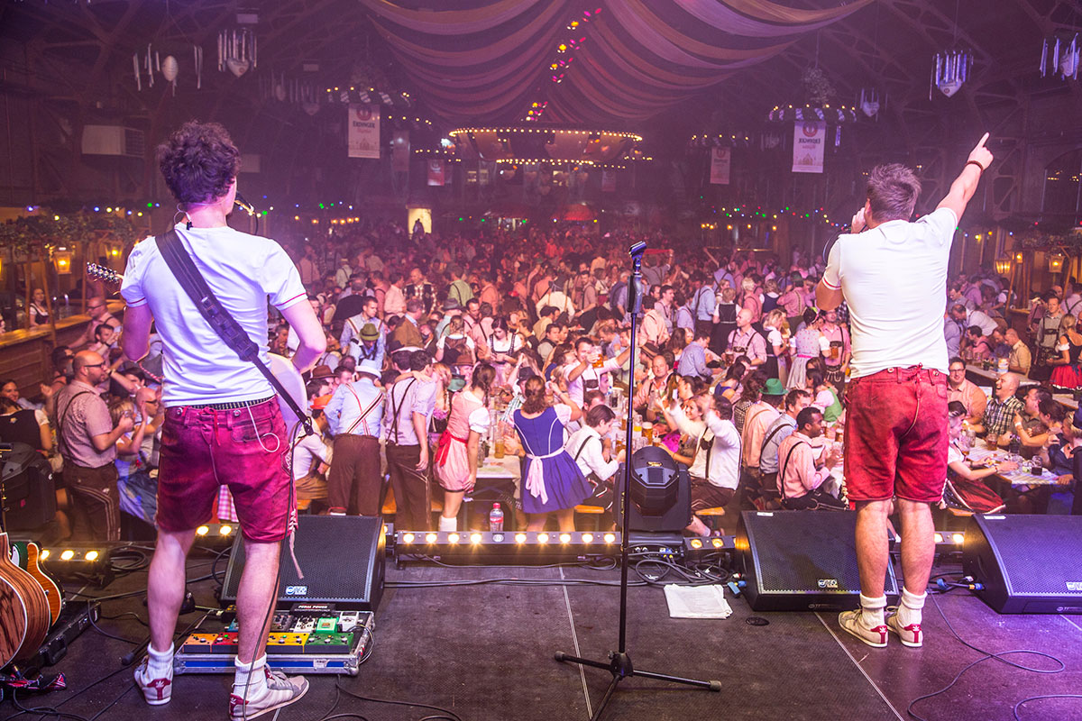 Live artiesten voor uw oktoberfest boekt u bij Oktoberfeestartiesten.nl Voordelig Oktoberfest artiesten boeken bij Oktoberfeestartiesten.nl