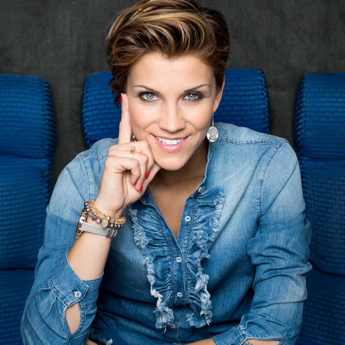 Anne-Maria Zimmermann boekt u bij Oktoberfeestartiesten.nl Persfoto van Annemaria Zimmermann, Duitse Schlager zangeres bij Oktoberfeestartiesten.nl